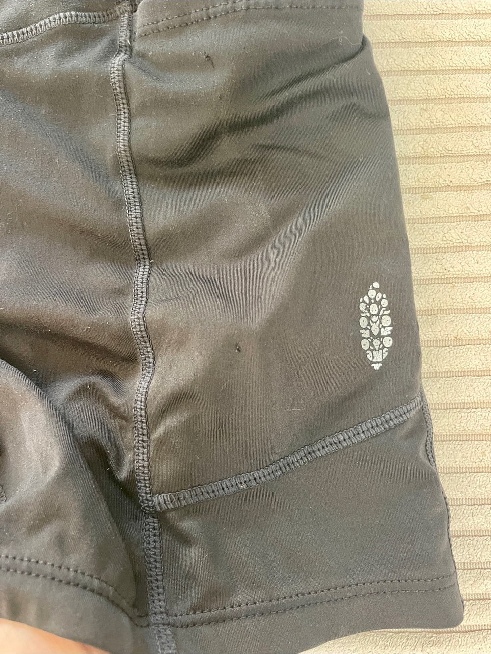 Free people movement black Odessa 4” side pockets shorts size XS - Picture 9 of 9